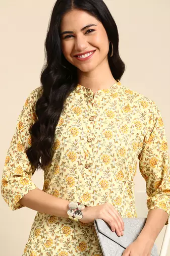 Showoff women's calf length mandarin collar yellow floral straight kurta