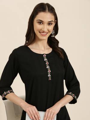 women's knee length round neck black solid straight kurta 2