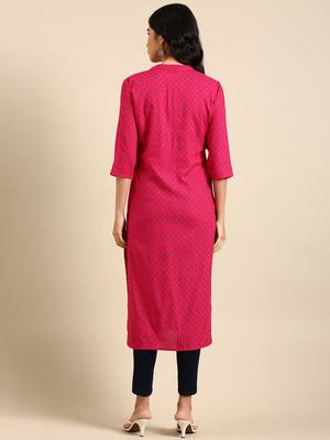 Showoff women's calf length mandarin collar pink floral straight kurta 4
