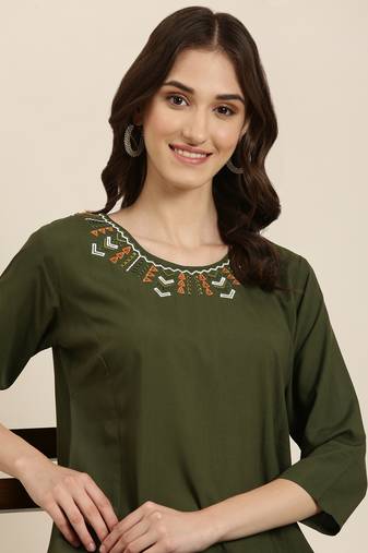 women's calf length round neck olive solid straight kurta