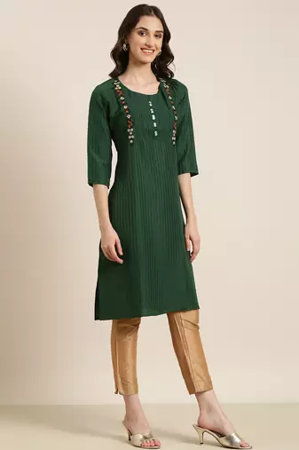 women's knee length round neck green striped straight kurta