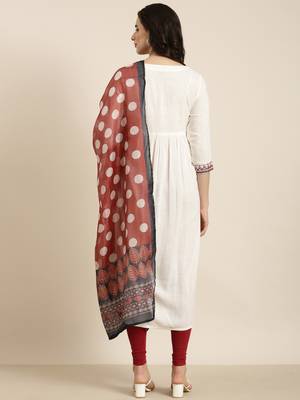 women's calf length v-neck cream solid anarkali kurta comes with duppatta 4