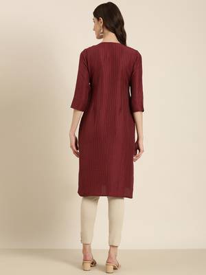 women's knee length round neck magenta striped straight kurta 5