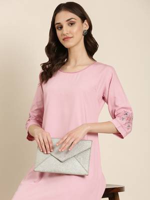 women's knee length round neck pink solid straight kurta 1