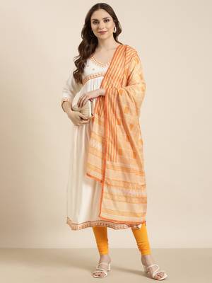 women's calf length v-neck off white solid straight kurta comes with duppatta 5