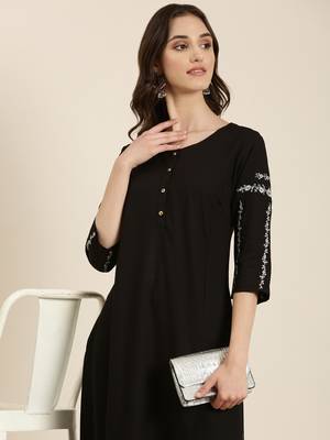 women's calf length round neck black solid straight kurta 1