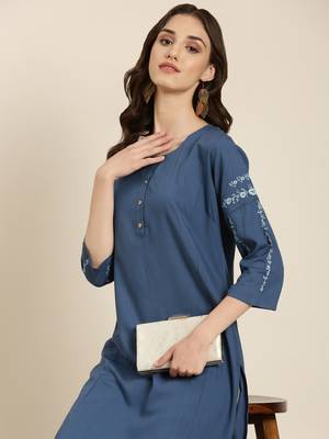 women's calf length round neck blue solid straight kurta 2