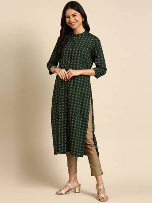 Showoff women's calf length mandarin collar green geometric straight kurta 3
