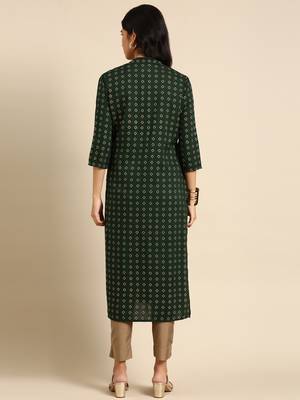 Showoff women's calf length mandarin collar green geometric straight kurta 4