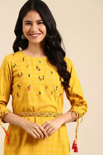women's calf length round neck yellow ethnic motifs straight kurta