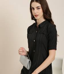 Showoff women's calf length shirt collar black striped a-line kurta