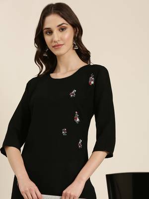 women's knee length round neck black solid straight kurta 1