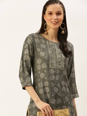 women's calf length round neck grey floral straight kurta 1