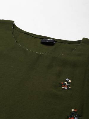 women's knee length round neck olive solid straight kurta 3