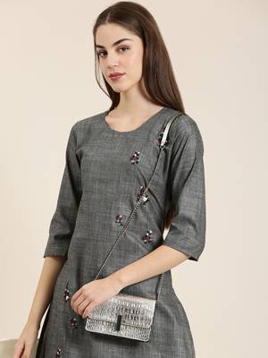 women's knee length round neck grey solid straight kurta 1