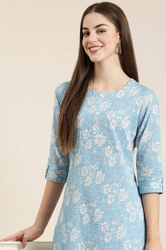 women's calf length round neck blue floral straight kurta