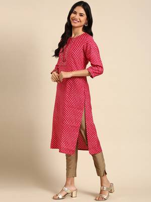 women's calf length keyhole neck fuchsia leheriya straight kurta 4