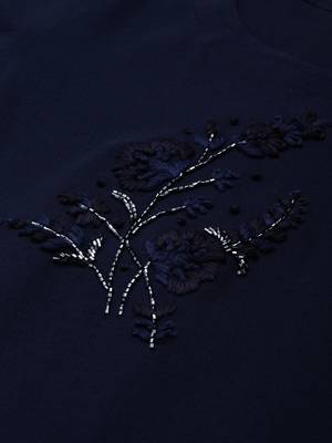 Showoff women's knee length scoop neck navy blue embellished straight kurta 4