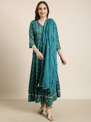 women's calf length v-neck green floral anarkali kurta comes with duppatta 5