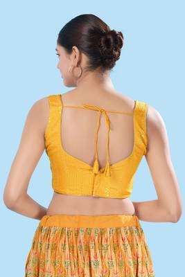 Padded Brocade Round Neck Blouse 3