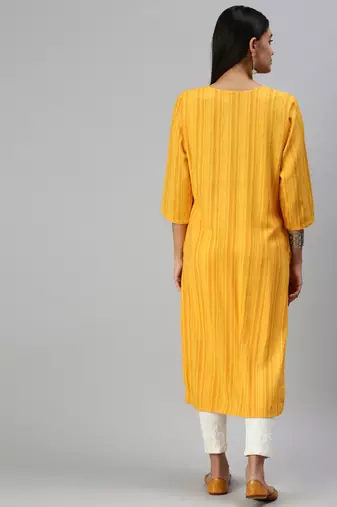 Showoff women's calf length round neck yellow striped straight kurta