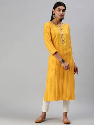 Showoff women's calf length round neck yellow striped straight kurta 4