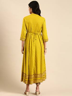 women's calf length mandarin collar lime green geometric straight kurta 5