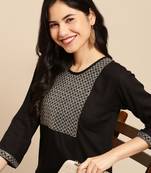 Showoff women's calf length round neck black solid straight kurta