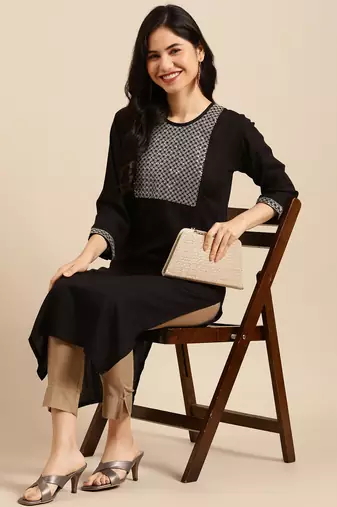Showoff women's calf length round neck black solid straight kurta