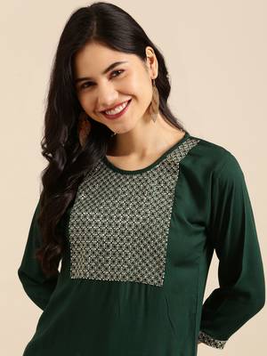 women's calf length round neck green solid straight kurta 1