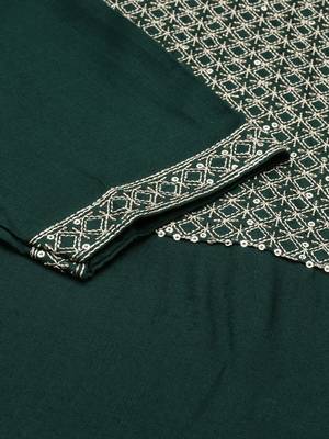 women's calf length round neck green solid straight kurta 2