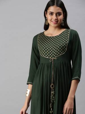 women's calf length round neck green solid anarkali kurta 1