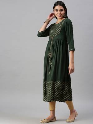 women's calf length round neck green solid anarkali kurta 3