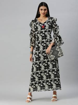women's calf length v-neck black graphic print a-line kurta 5