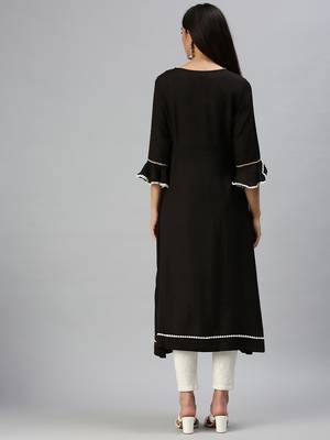 women's calf length round neck black floral a-line kurta 3