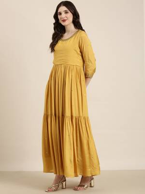 women's ankle length round neck mustard solid anarkali kurta comes with duppatta 4