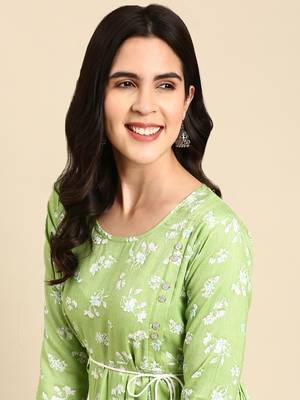 women's calf length scoop neck green floral anarkali kurta 2