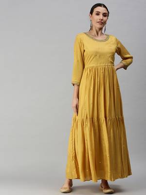 women's ankle length round neck yellow solid anarkali kurta comes with duppatta 4