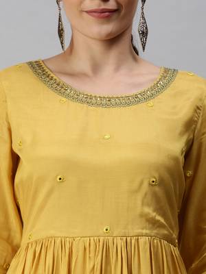 women's ankle length round neck yellow solid anarkali kurta comes with duppatta 5