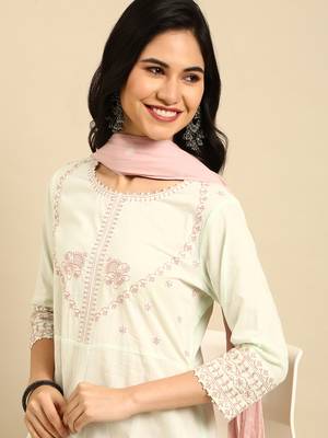 women's ankle length round neck green solid a-line kurta comes with duppatta 1