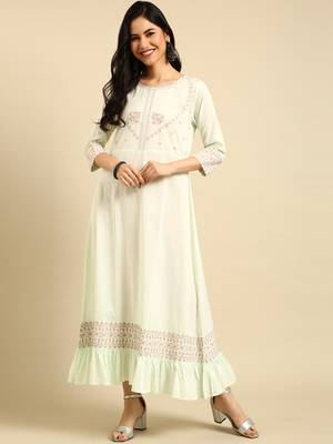 women's ankle length round neck green solid a-line kurta comes with duppatta 3