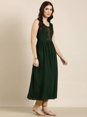 Showoff women's ankle length round neck green solid anarkali kurta 5