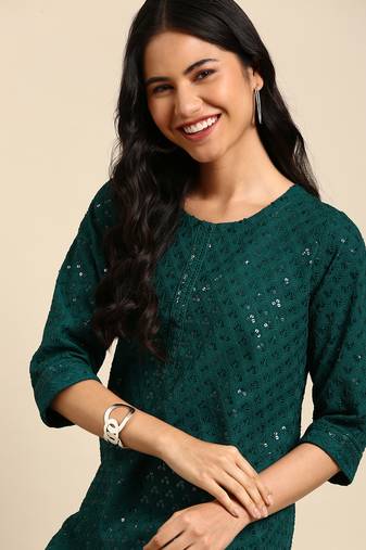 Showoff women's calf length round neck green embellished straight kurta
