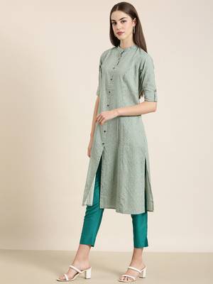 women's calf length mandarin collar green geometric a-line kurta 4