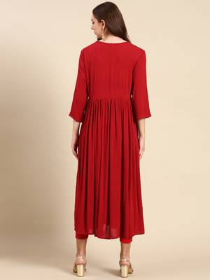 women's ankle length scoop neck maroon solid anarkali kurta 5