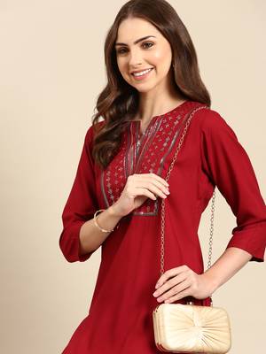 women's calf length scoop neck maroon embellished straight kurta 2