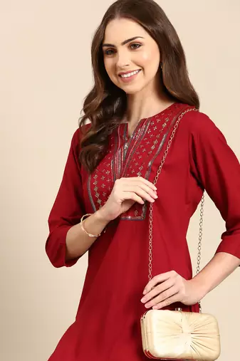 women's calf length scoop neck maroon embellished straight kurta
