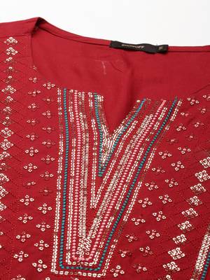 women's calf length scoop neck maroon embellished straight kurta 3