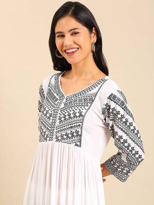 women's ankle length round neck white solid anarkali kurta 1