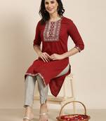 women's knee length round neck maroon solid straight kurta